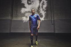 LOL决赛-当探戈舞步踩准沙漠脉搏