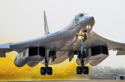 英雄联盟总决赛直播-最后的收割者，霍勒迪持续制造杀伤，掘金末节险胜雄鹿