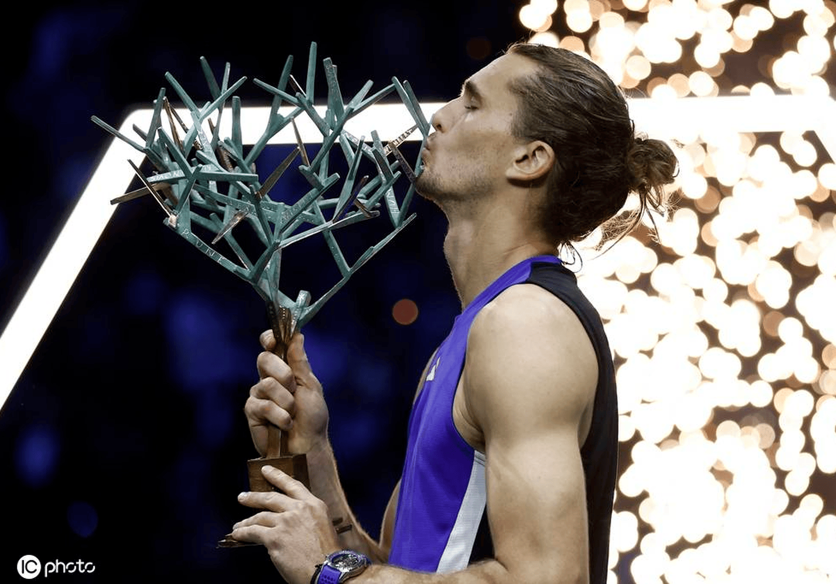 德国网球队碾压法国网球队,兹维列夫统治全场 德国网球队碾压法国网球队,兹维列夫统治全场