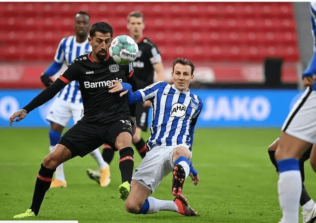 包含柏林赫塔主场胜出，德甲积分榜前六名位置稳固的词条