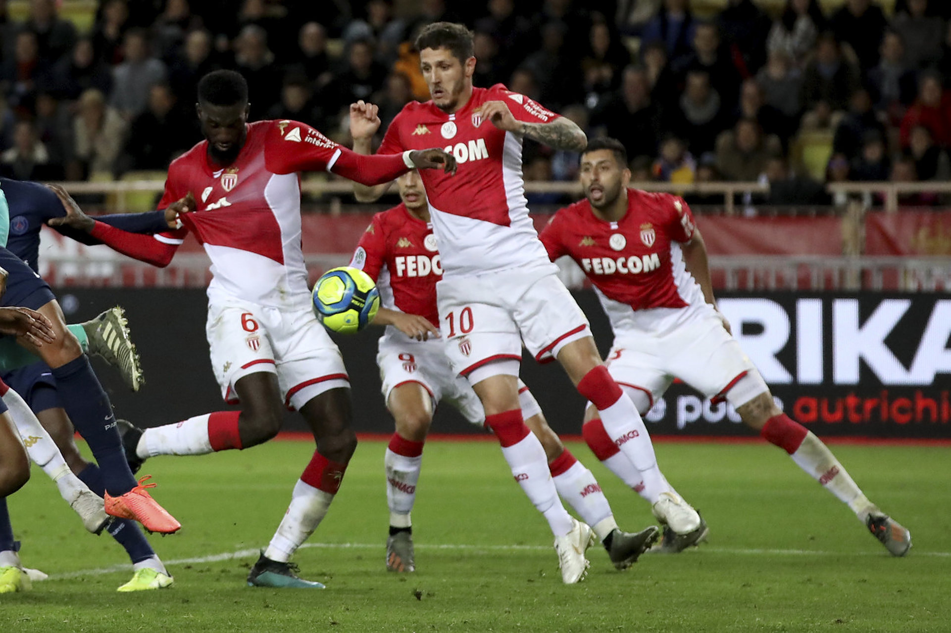 摩纳哥球队连胜,逐渐脱离降级区 摩纳哥球队连胜,逐渐脱离降级区