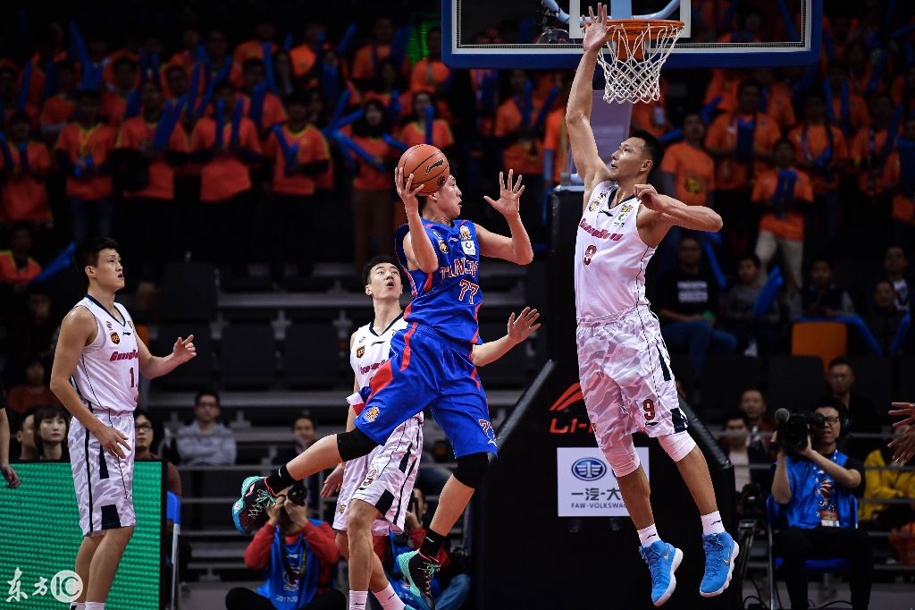 魔术力克尼克斯，易建联惊艳四座