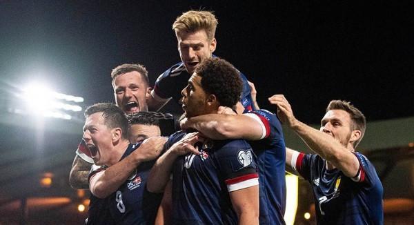 荷兰轻取奥地利，德布劳内统治全场