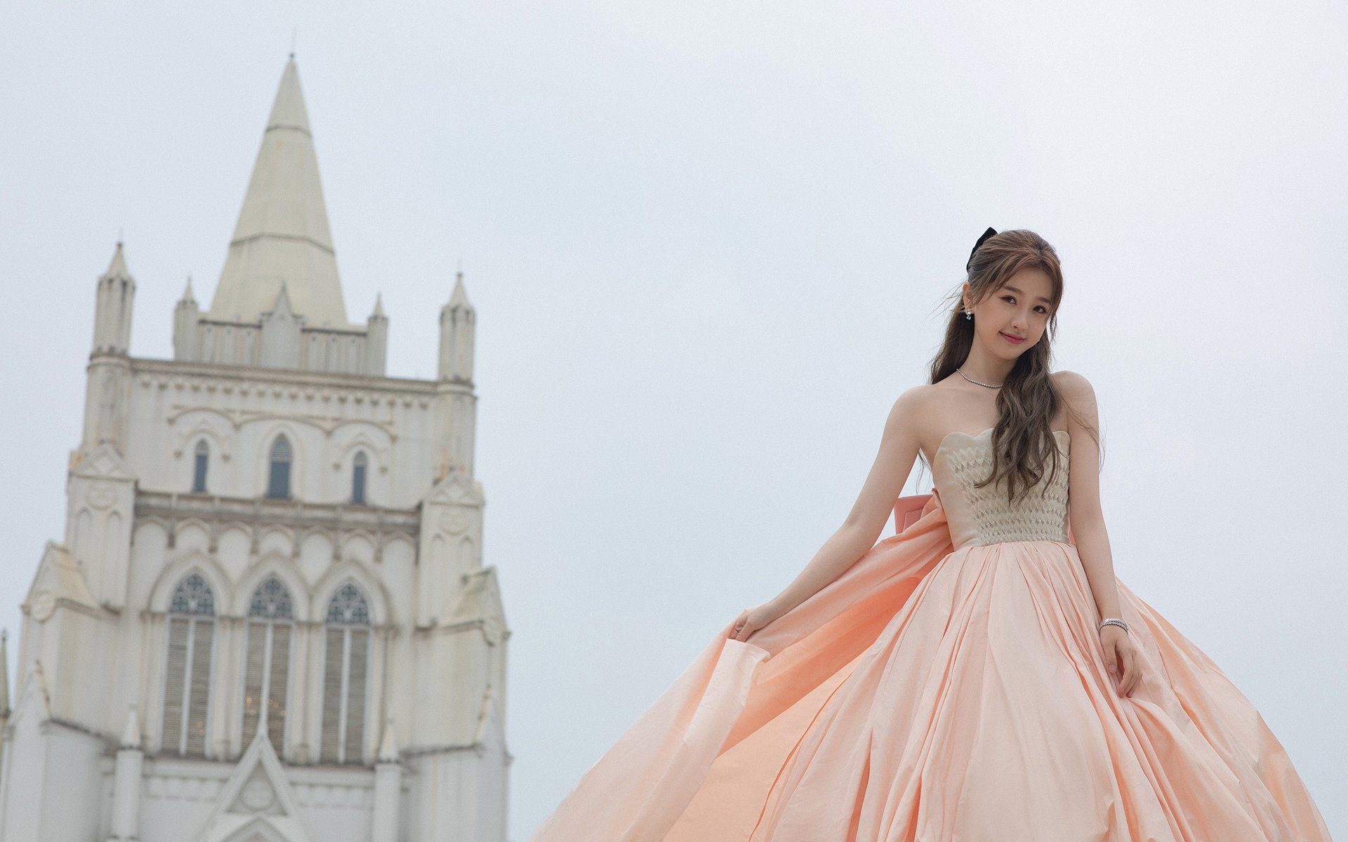 爱尔兰闪电带走佛罗伦萨，F1新赛季揭幕战上演逆转传奇