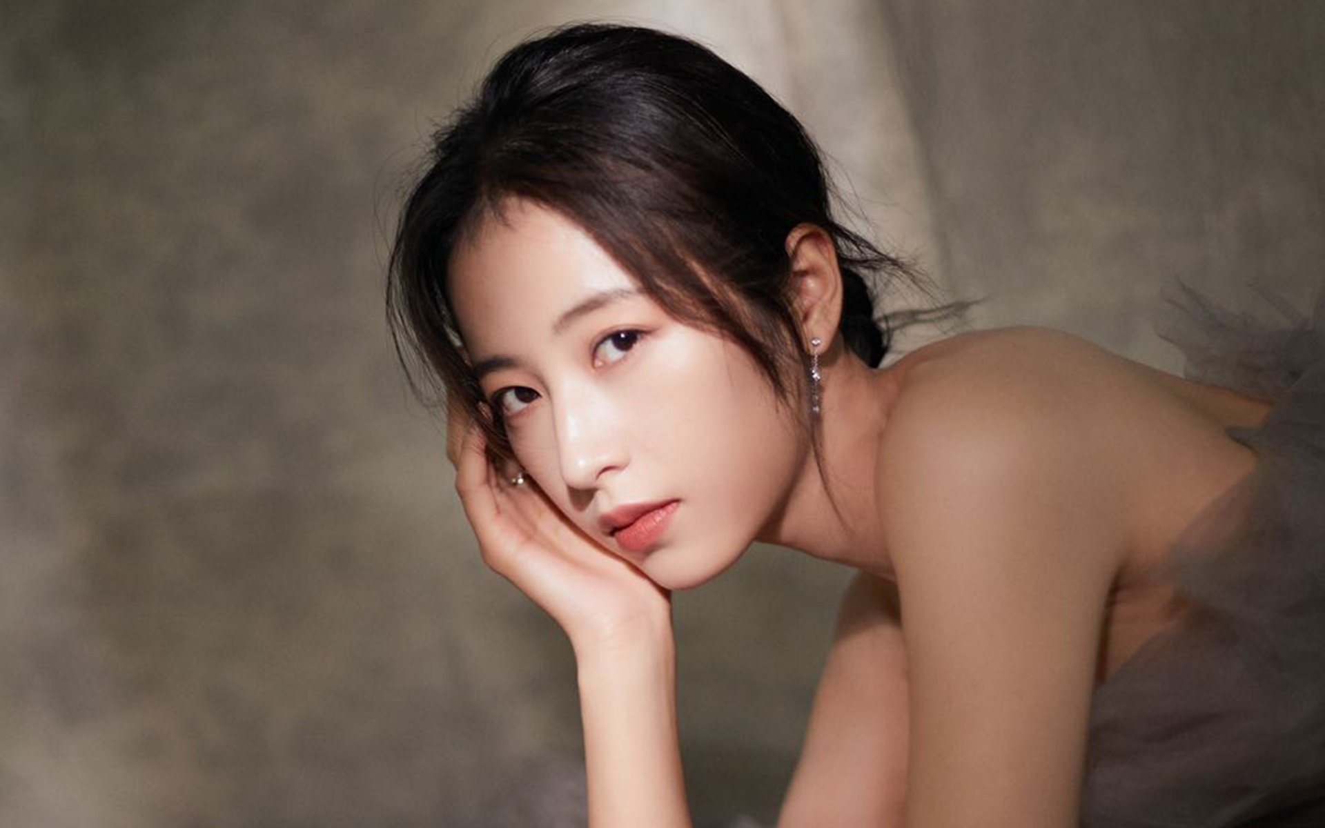 一剑封喉!马丁内利制胜球破僵局,伊朗坚韧反击掀翻北非劲旅