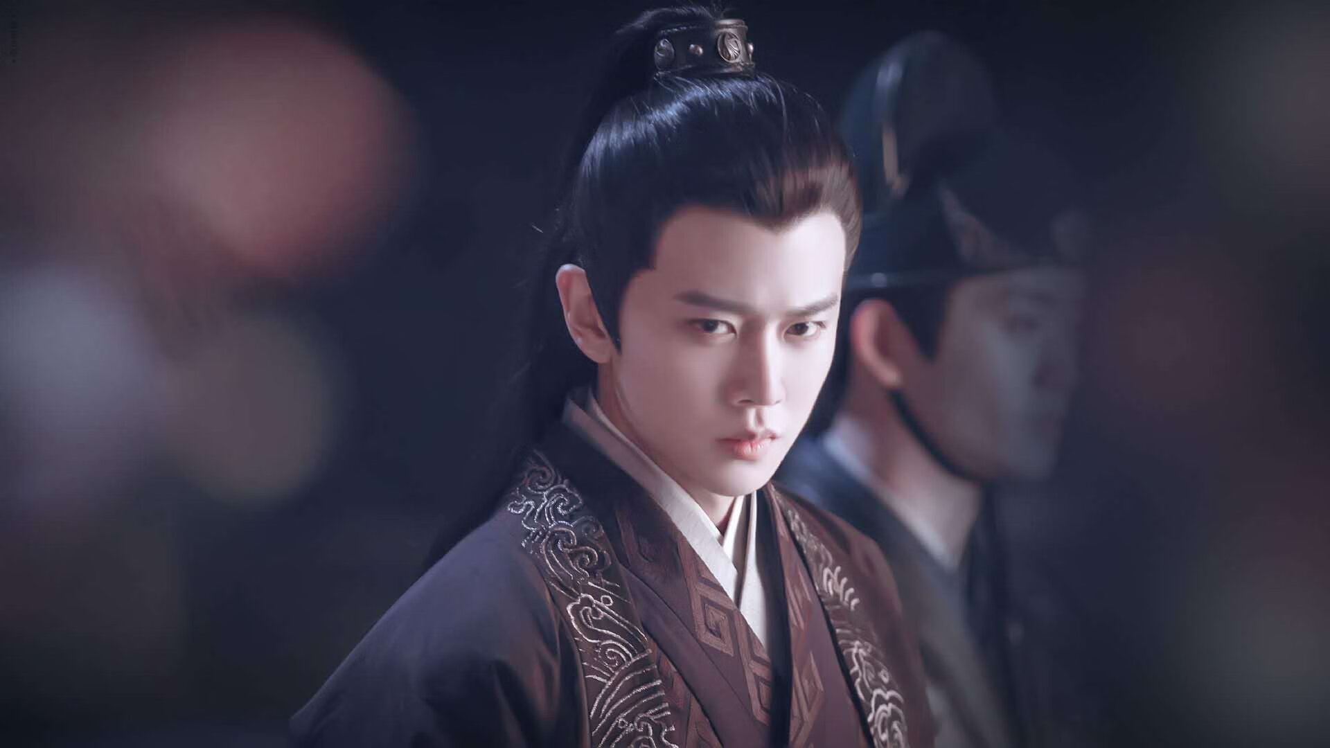 绿茵映照篮坛，当国家德比的血脉在步行者踏平独行侠之夜奔涌